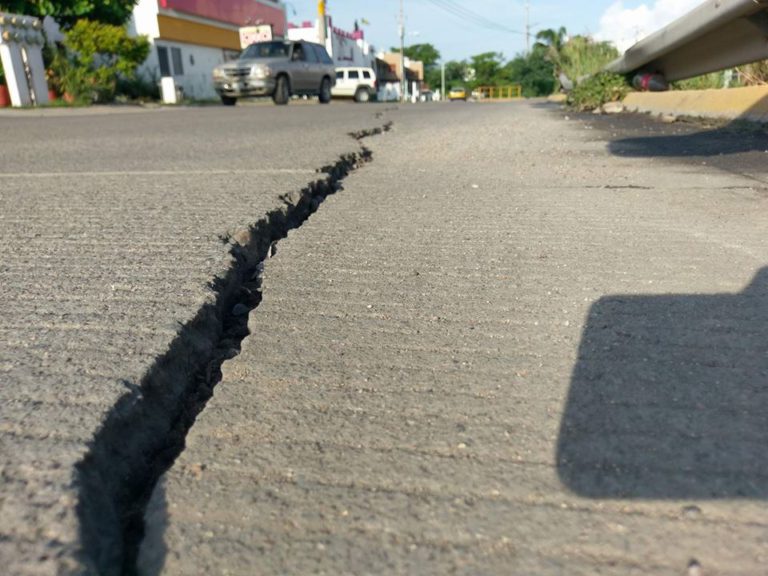 A cinco años de su construcción, avenida Los Poetas presenta ya fracturas