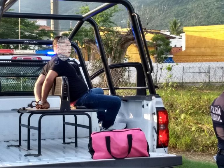 Se lleva la moto de su ‘compa’ de borrachera; es detenido