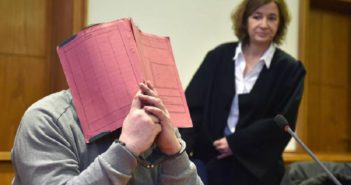 Acusan a enfermero de asesinar a 84 personas