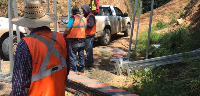 Continúa limpieza de la Estatal 544; sin fecha aún para reapertura