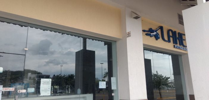 ‘Defrauda’ Lake Fitness a usuarios; uno acude a Profeco