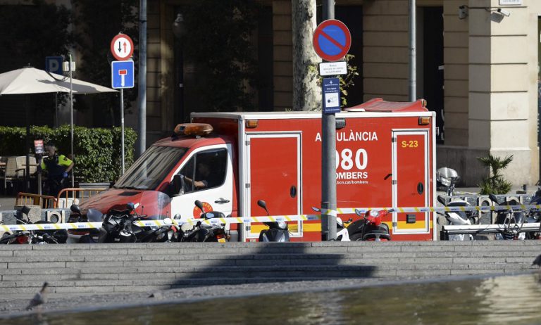 Camioneta atropella a varias personas en La Rambla de Barcelona