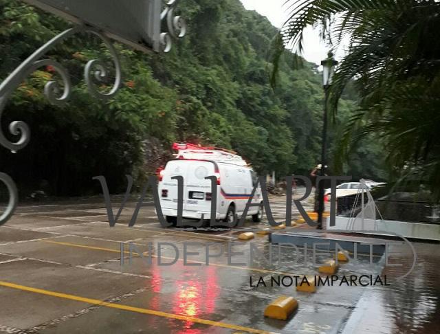 Lluvias causan estragos en Puerto Vallarta; Sedena y PC analizan la situación