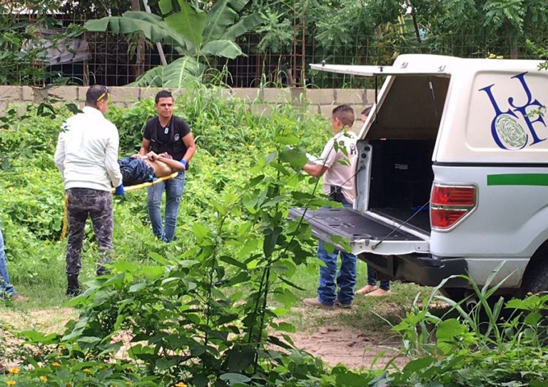 Hallan cadáver en la colonia Villa de Guadalupe (galería de fotos)