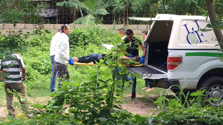 Hallan cadáver en la colonia Villa de Guadalupe (galería de fotos)