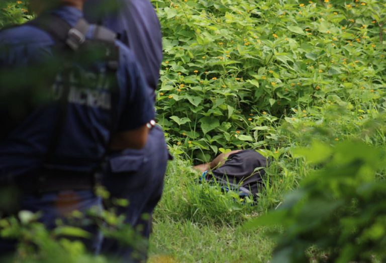 Hallan cadáver en la colonia Villa de Guadalupe (galería de fotos)