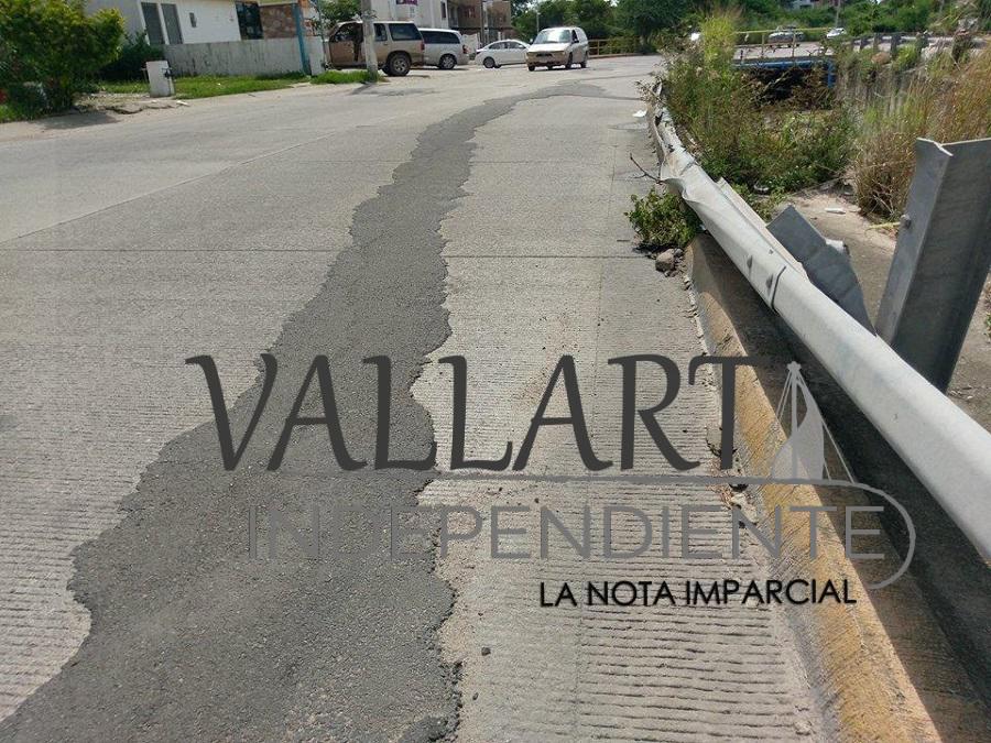 Municipio 'parcha' avenida Los Poetas