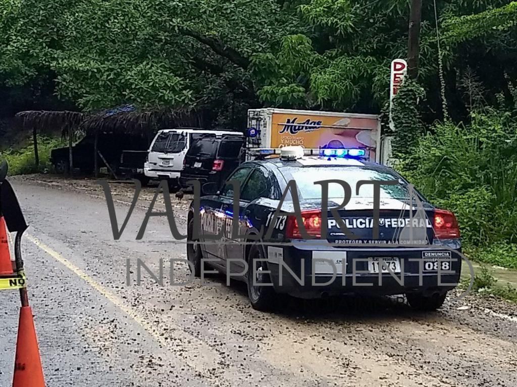 Cierran la Federal 200 por socavón en Mismaloya