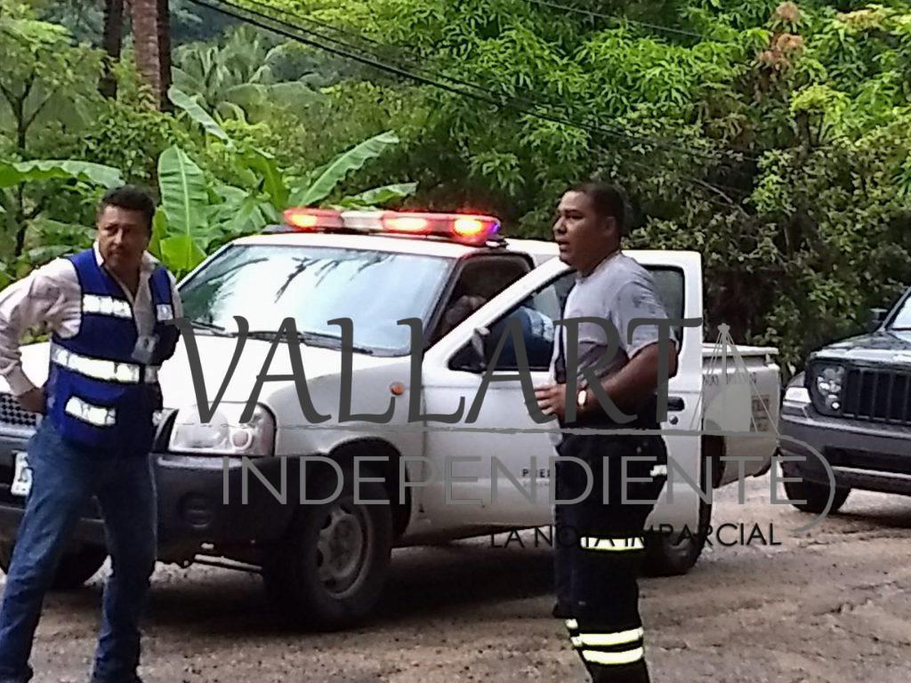 Cierran la Federal 200 por socavón en Mismaloya