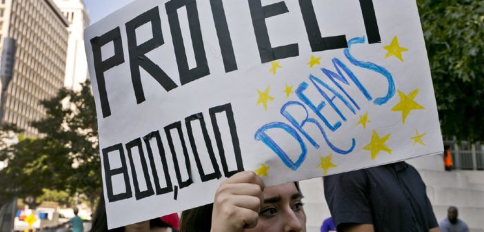 Demandarán a Trump si elimina el DACA