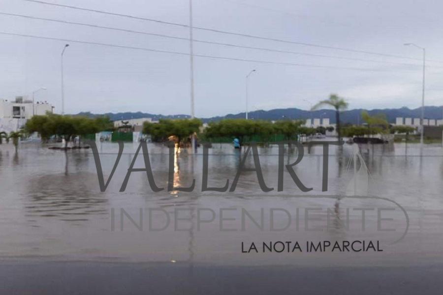 Lluvias provocan inundaciones en Bahía de Banderas