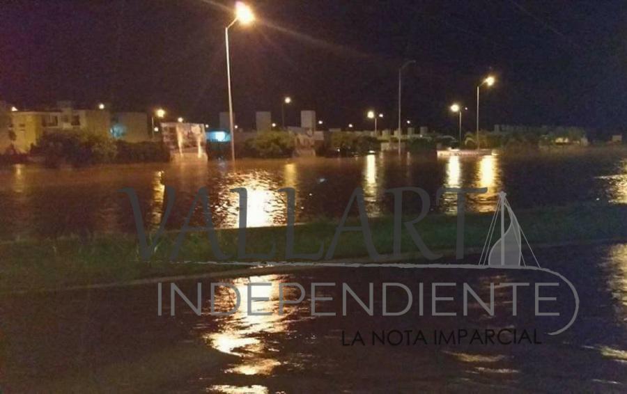 Lluvias provocan inundaciones en Bahía de Banderas