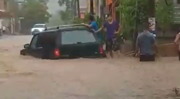 Lluvia provoca caos en Puerto Vallarta