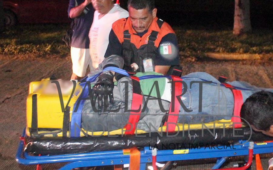 Motociclista se estrella contra un caballo