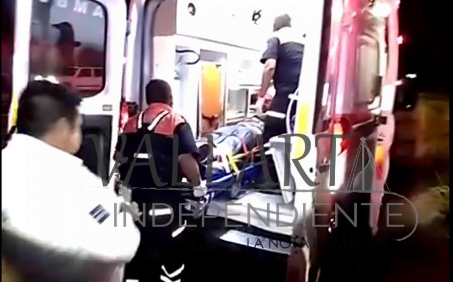 Motociclista se estrella contra un caballo