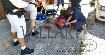 Hombre se rompe la nariz al caer en la vía pública