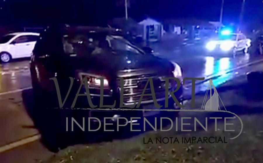 Abandonan camioneta de lujo tras encontronazo 1 Abandonan camioneta de lujo tras encontronazo