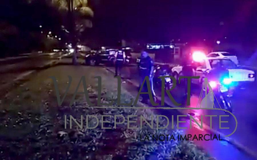 Abandonan camioneta de lujo tras encontronazo 3 Abandonan camioneta de lujo tras encontronazo