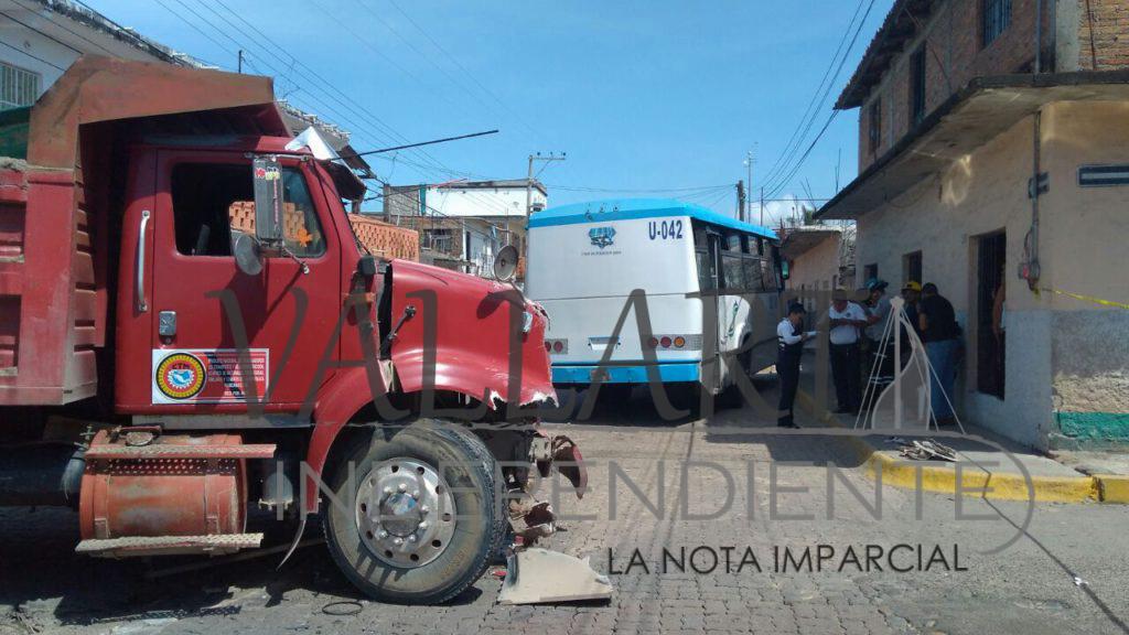 Encontronazo en la zona centro del Pitillal deja ocho lesionados