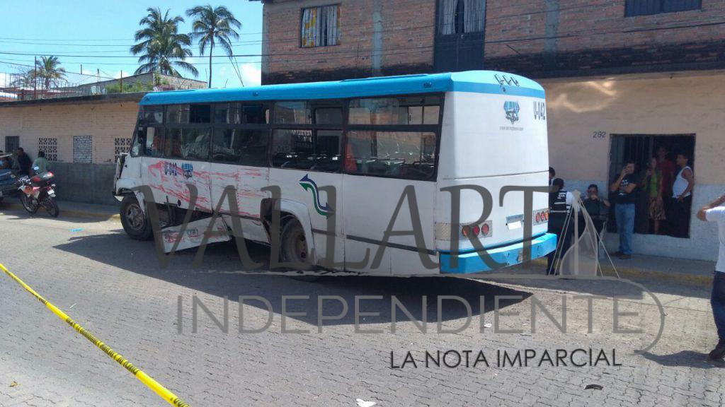 Encontronazo en la zona centro del Pitillal deja ocho lesionados