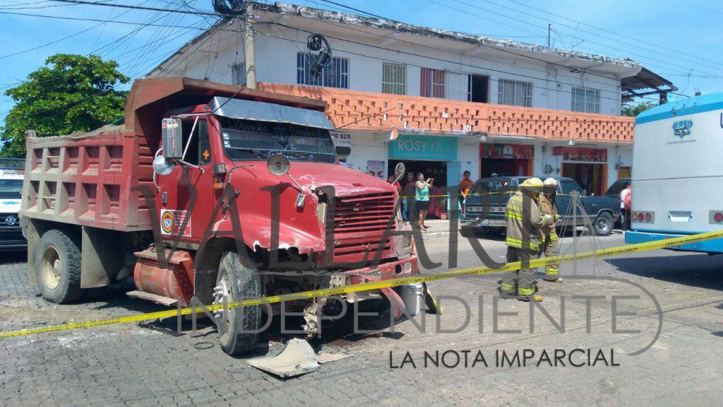 Encontronazo en la zona centro del Pitillal deja ocho lesionados