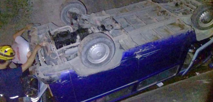 “Ni pa´ ti ni pa´ mi”, le dice a su ex y tira la camioneta al canal