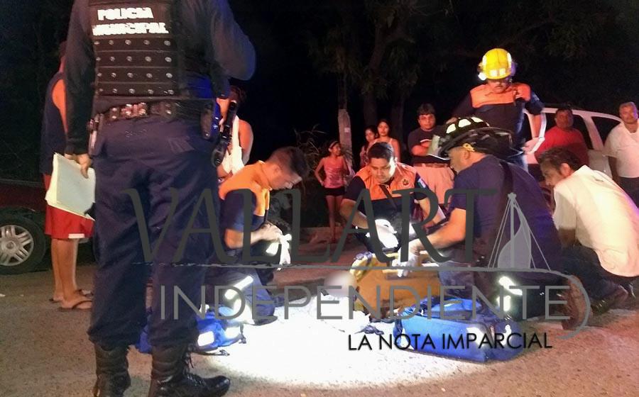 Motociclistas derrapan frente al Hospital Regional