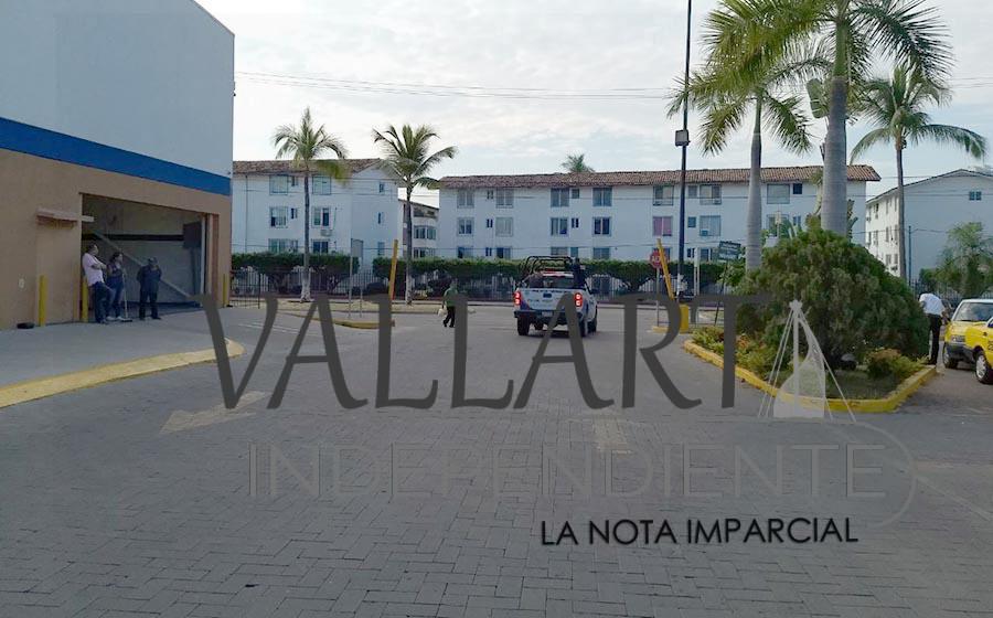 Sujetos compraban con una tarjeta clonada; detienen a dos