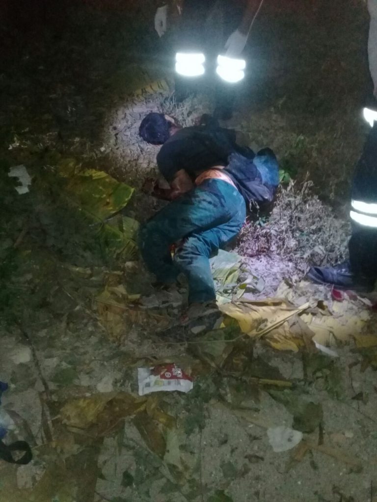 Encuentran al 'Memo' con navajazo en el abdomen, pereció sobre el arroyo