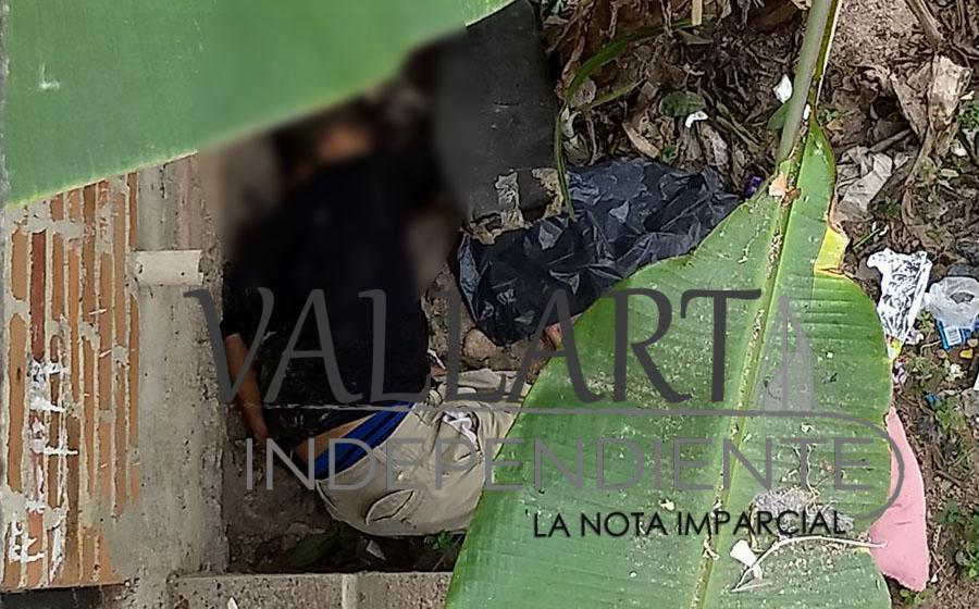 Localizan cadáver en Puerto Vallarta; traería el ‘tiro de gracia’ (VIDEO) 6 Localizan cadáver en Puerto Vallarta; traería el ‘tiro de gracia’ (VIDEO)