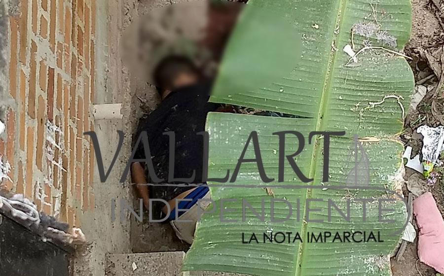 Localizan cadáver en Puerto Vallarta; traería el ‘tiro de gracia’ (VIDEO) 7 Localizan cadáver en Puerto Vallarta; traería el ‘tiro de gracia’ (VIDEO)