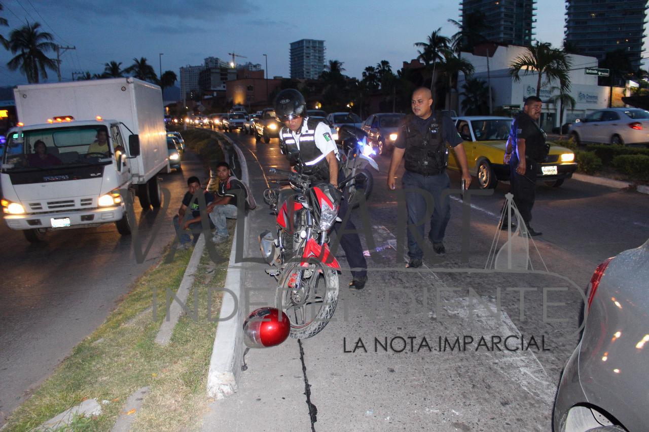 Arrolla a una anciana y luego embiste a motociclista