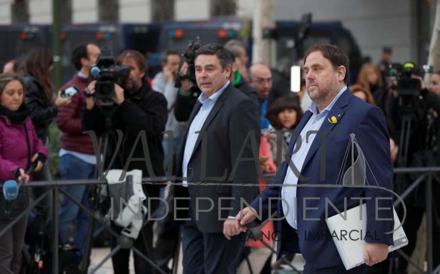 Dictan orden de prisión contra ocho exconsejeros catalanes