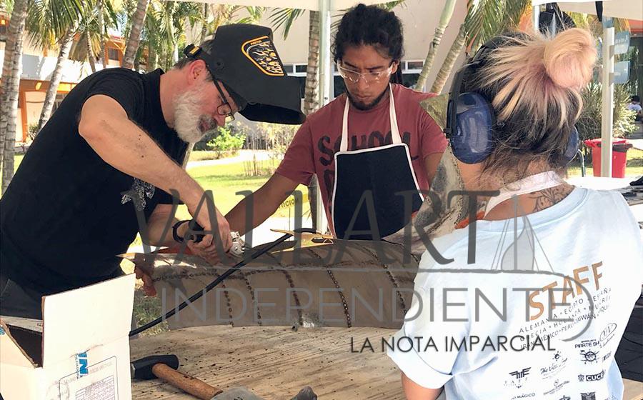 Recibe el CUCosta turistas que aprecian el arte