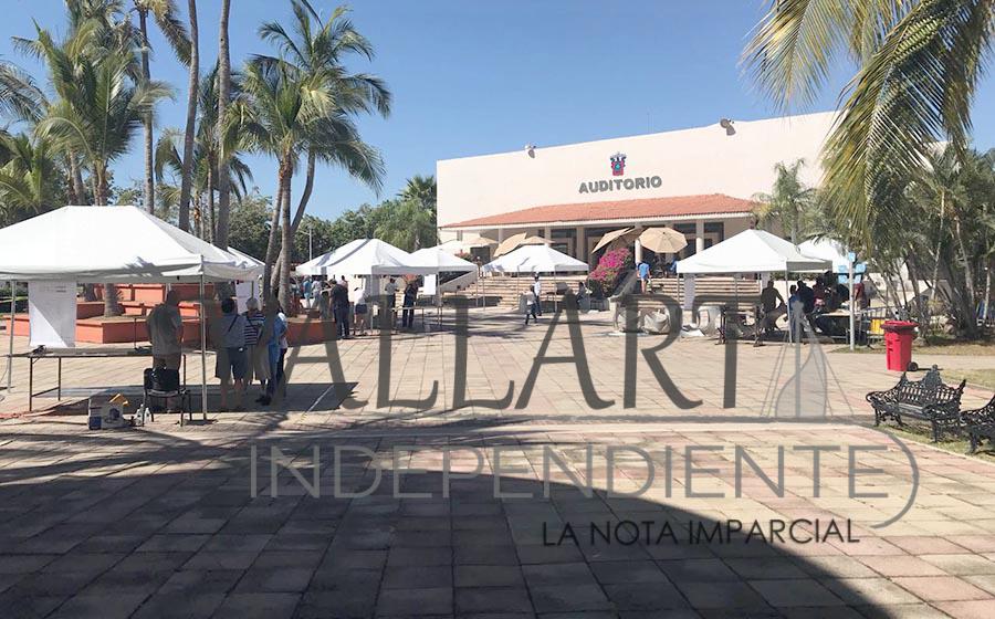 Recibe el CUCosta turistas que aprecian el arte