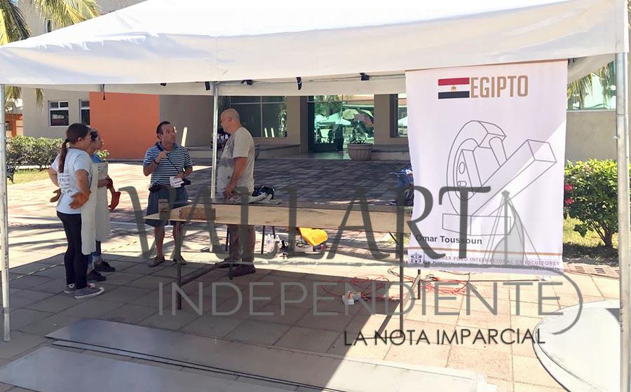 Recibe el CUCosta turistas que aprecian el arte