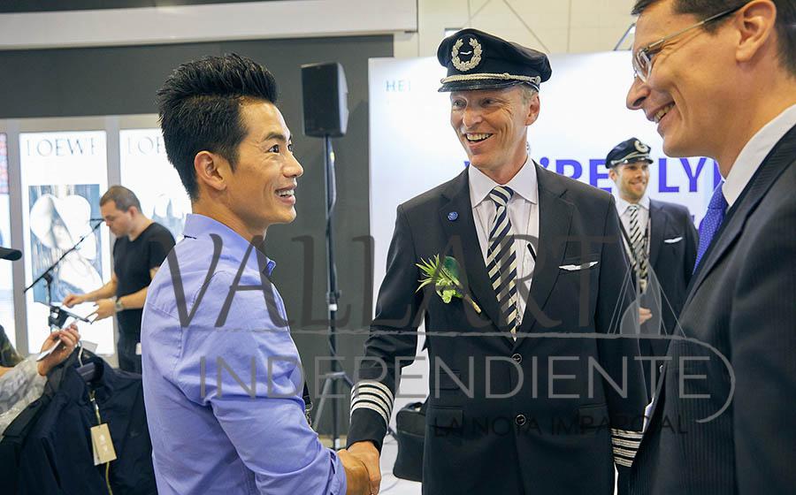 La espera terminó, aterriza en Puerto Vallarta el avión más moderno del mundo