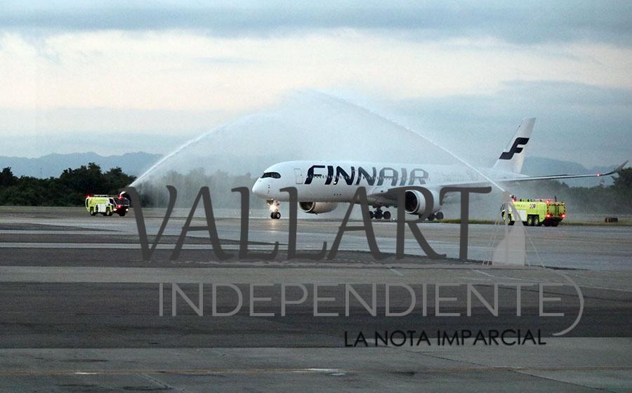La espera terminó, aterriza en Puerto Vallarta el avión más moderno del mundo