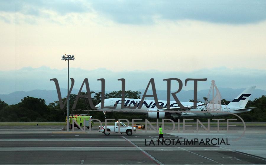 La espera terminó, aterriza en Puerto Vallarta el avión más moderno del mundo
