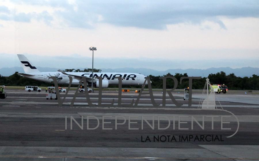 La espera terminó, aterriza en Puerto Vallarta el avión más moderno del mundo