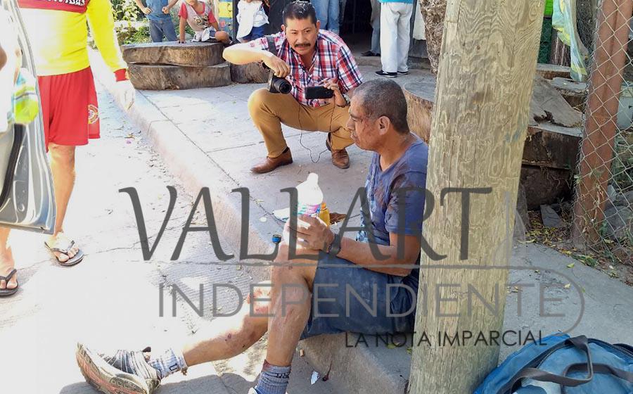 Lo atrapan, amarran, golpean, pero logra escapar