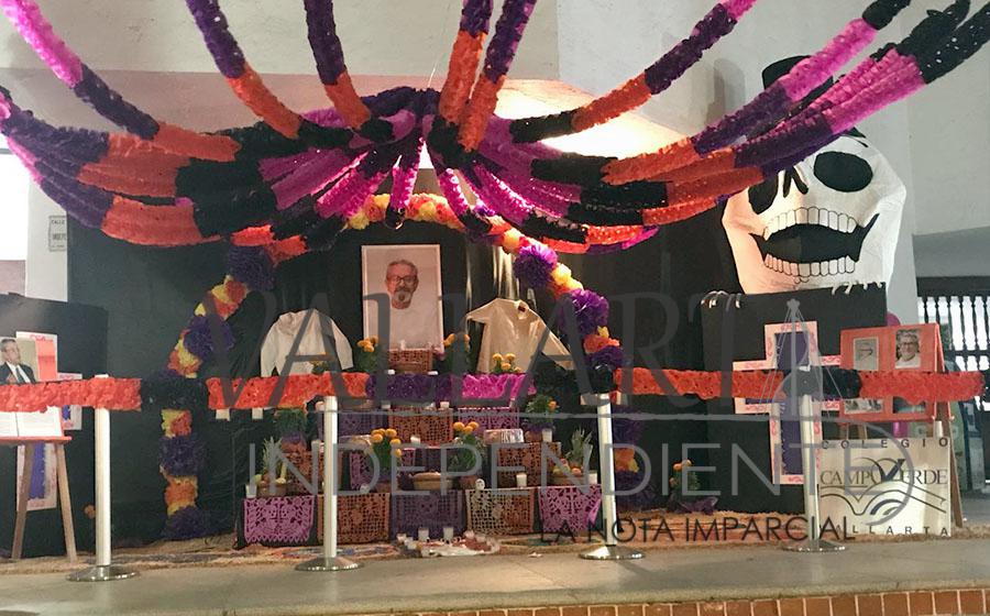 Festejos por día de muertos conviven con Halloween en Puerto Vallarta