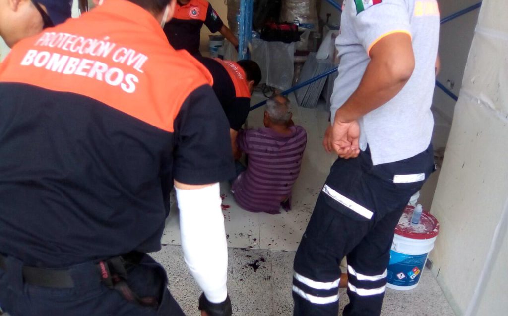 Se rompe un brazo al caer de un andamio