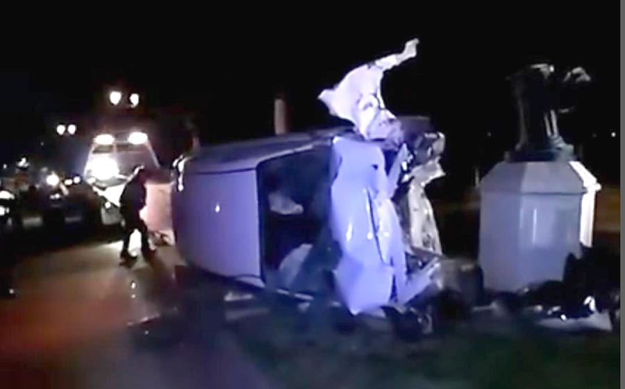 Por ir hablando por teléfono, conductor de Uber choca