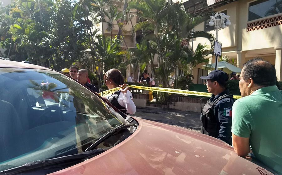 Atacan a balazos a extranjero para asaltarlo en Puerto Vallarta