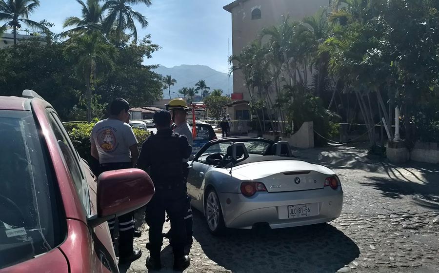 Atacan a balazos a extranjero para asaltarlo en Puerto Vallarta