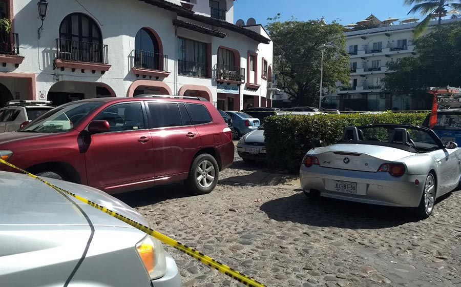 Atacan a balazos a extranjero para asaltarlo en Puerto Vallarta