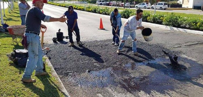 Realizan ‘bacheo emergente’ en la Medina Ascencio