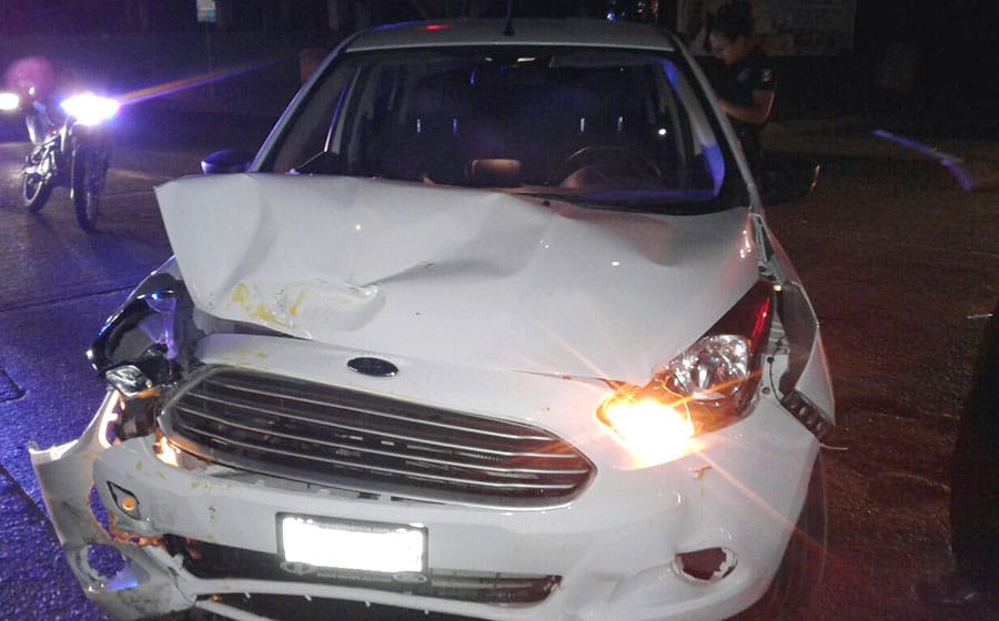 Chocan Taxi y Uber; uno de ellos se ‘robó' el semáforo