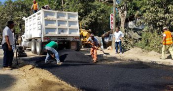 Reparan tramo en la carretera Federal 200